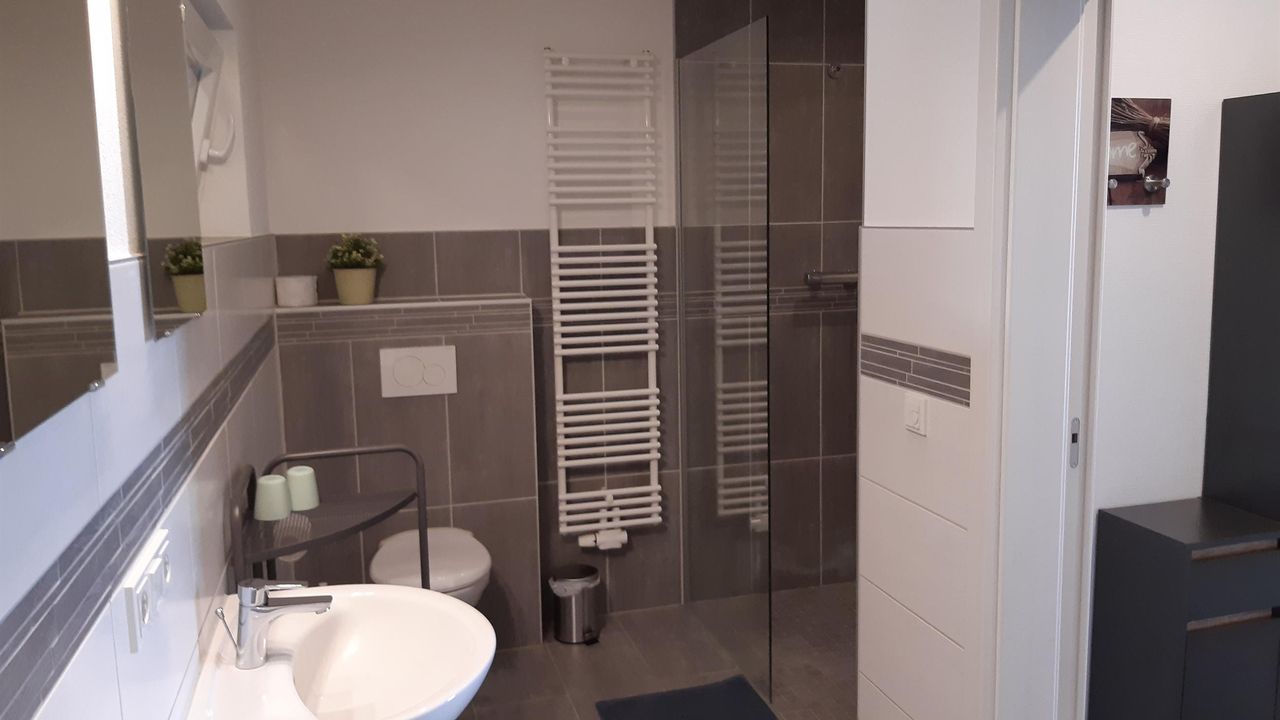 Badezimmer 2 Waschbecken und große Dusche Badezimmer 2 Waschbecken und große Dusche